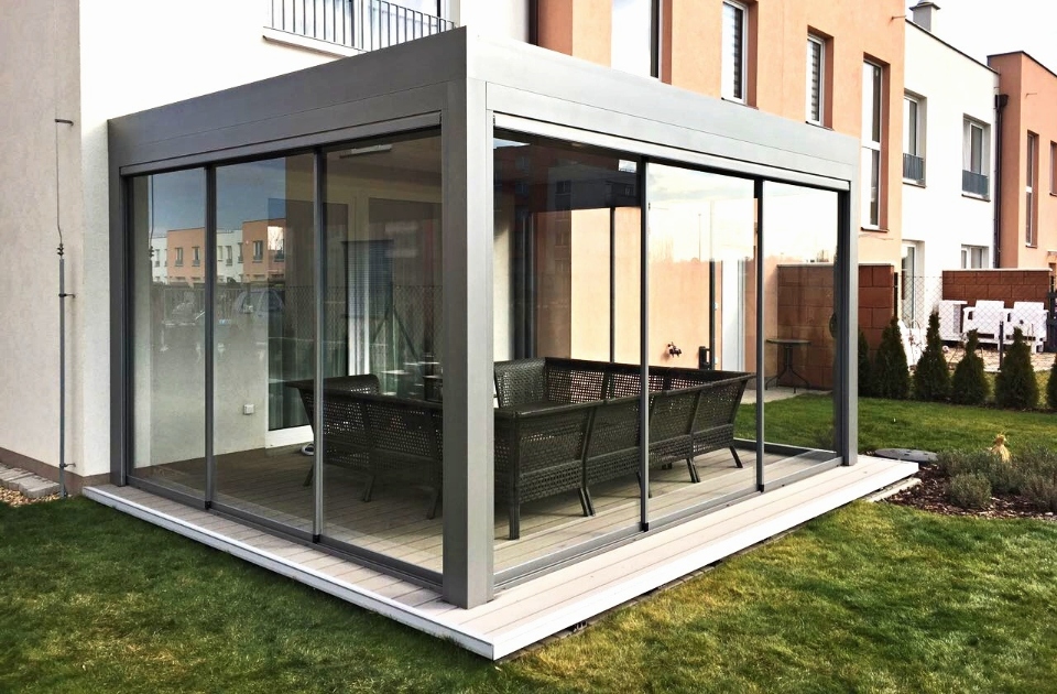 ZASKLÍVACÍ SYSTÉMY - Bioklimatická pergola BIOGlass