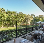 Café au Lä - ochranné bariéry pro restaurace