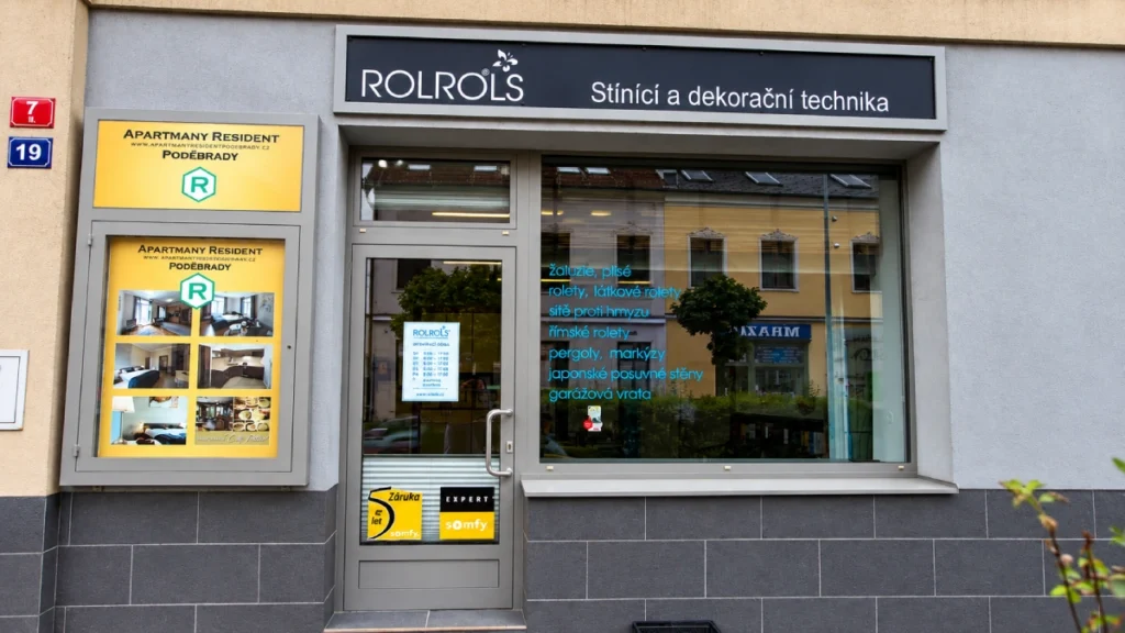 Vzorková prodejna stínící techniky Rolrols v Poděbradech na Husově ulici.